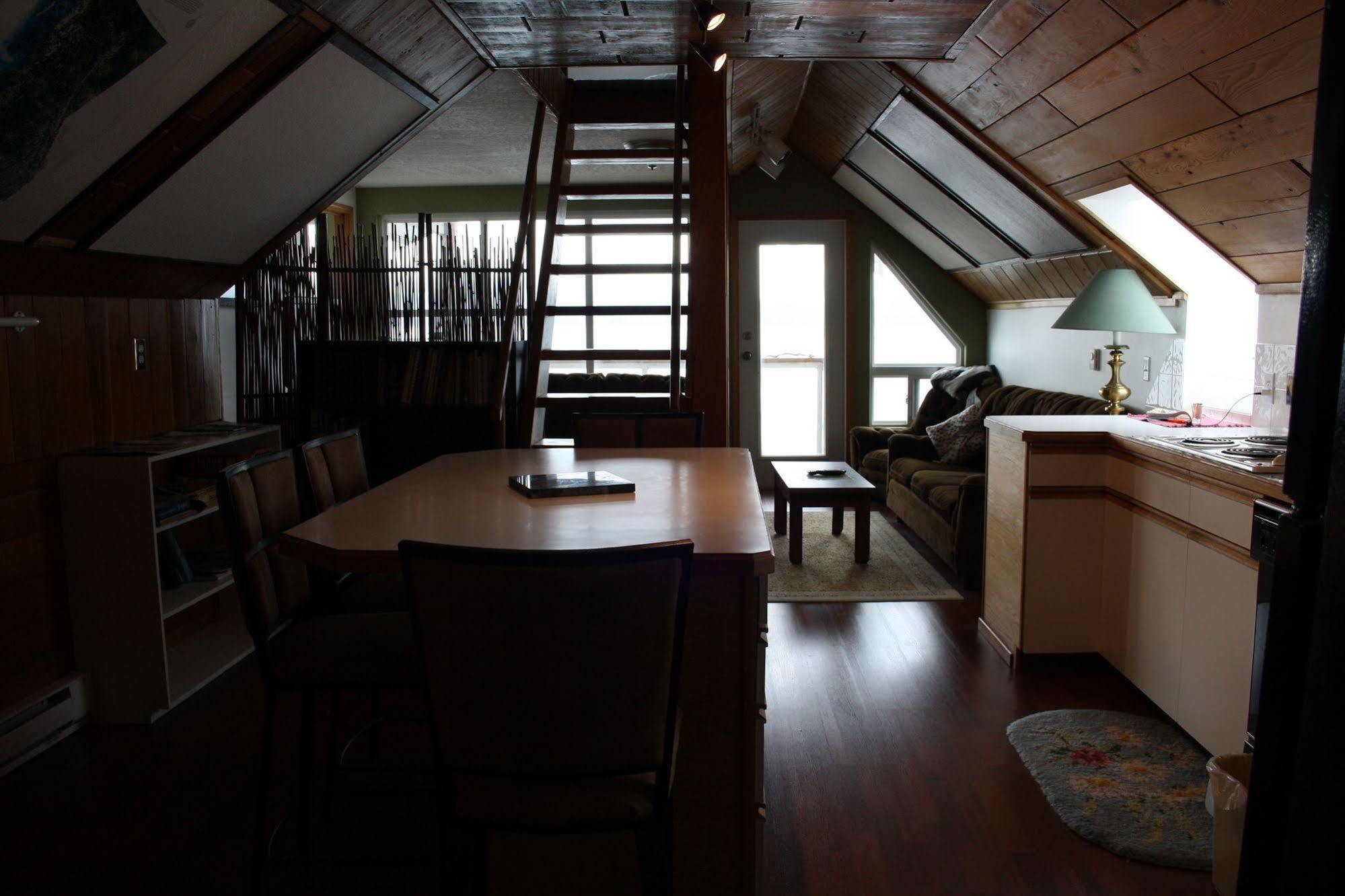 Orca Lodge Sointula ภายนอก รูปภาพ