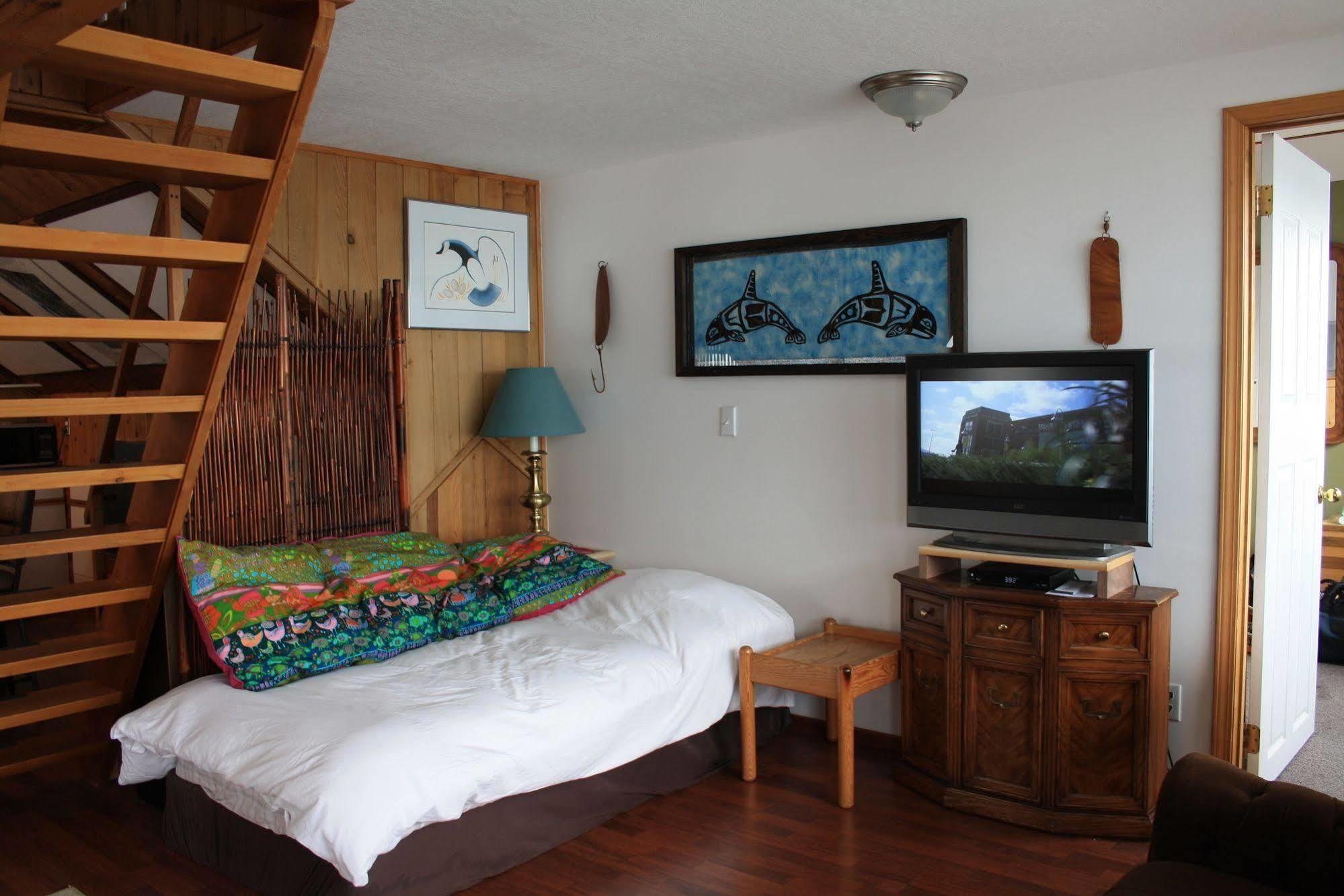 Orca Lodge Sointula ภายนอก รูปภาพ